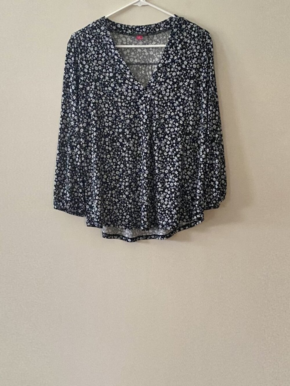 Vince Camuto Balloon Sleeve Knit Top - Picture 3 of 8